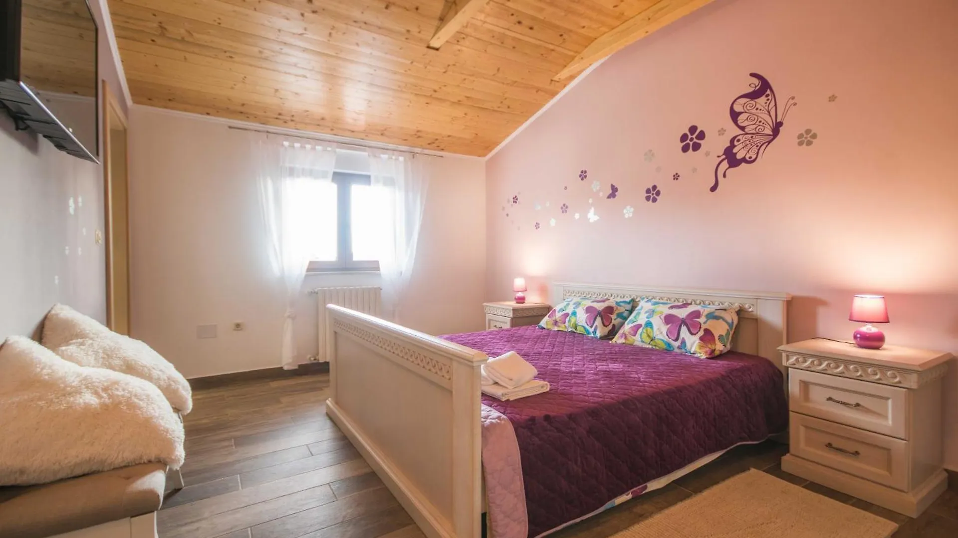 Villa Noina Arka, A Charming Villa With A Pool Surrounded By Nature Divsici
