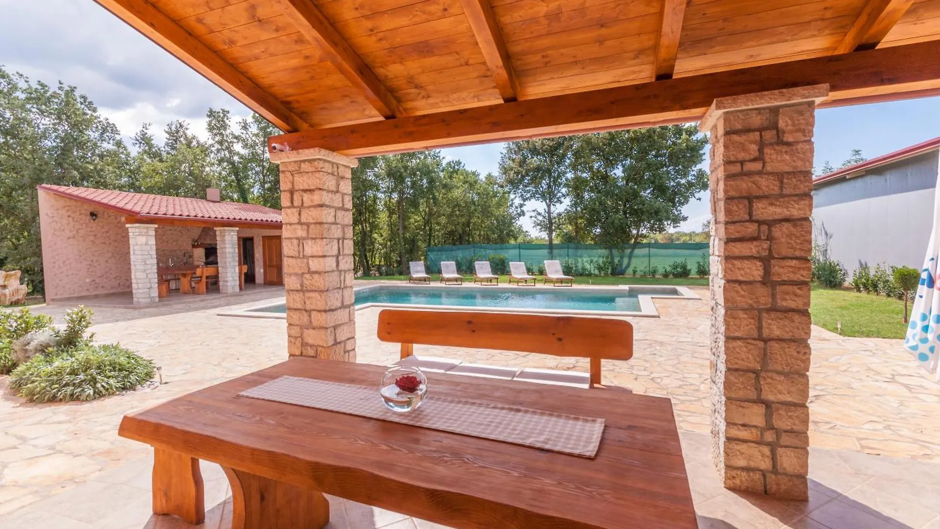 Villa Noina Arka, A Charming Villa With A Pool Surrounded By Nature Divsici Holiday home