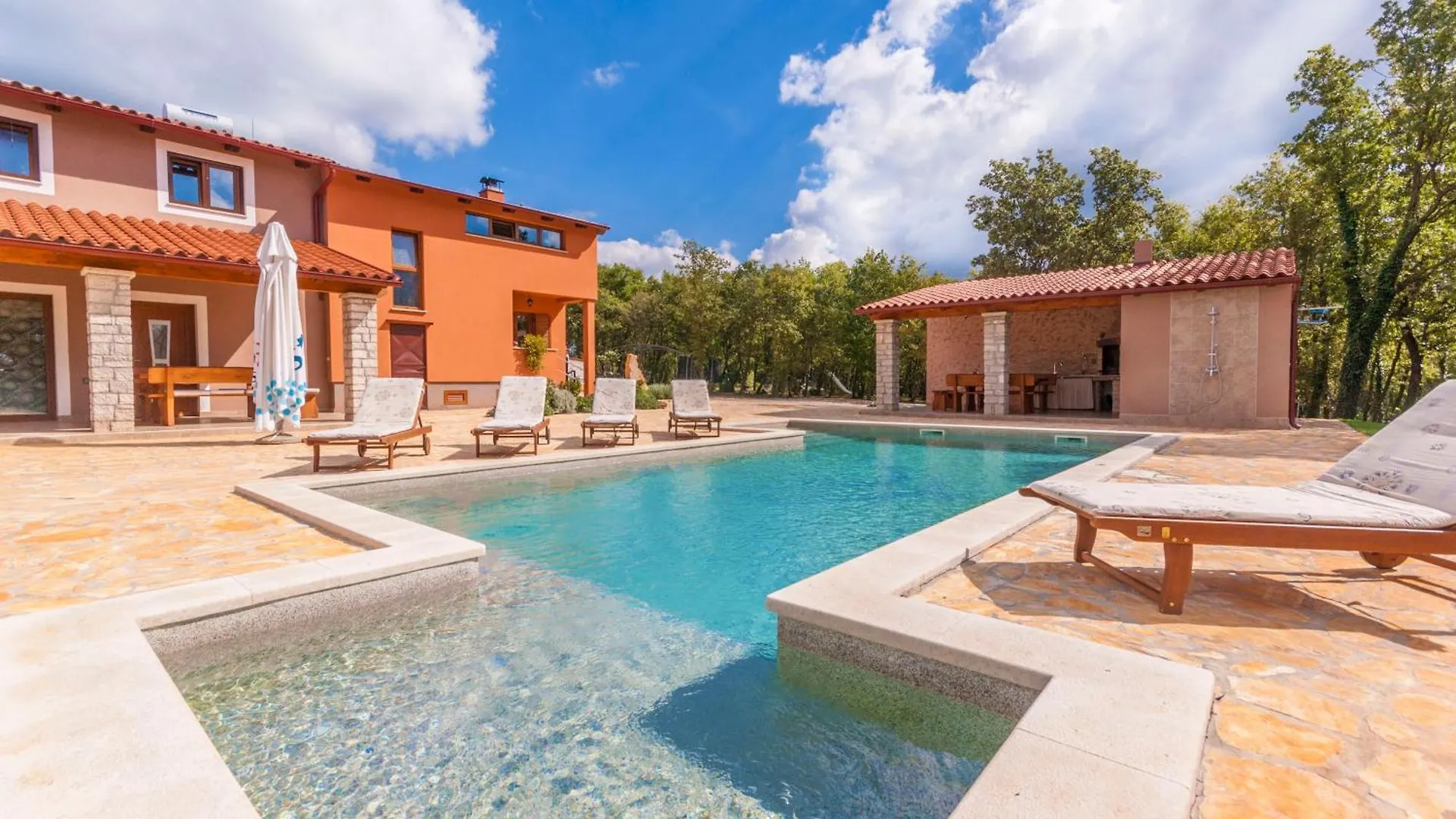 Holiday home Villa Noina Arka, A Charming Villa With A Pool Surrounded By Nature Divsici